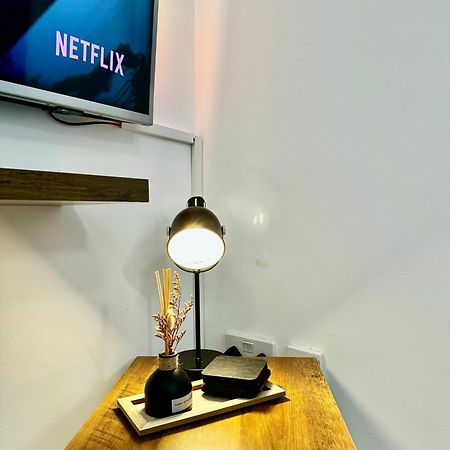 Rnm - Business Professional & Top Choice, Private Access & Entire Place, Kitchen & Washroom With Amenities, Smart Tv, Easy Access, Fast Wifi, Parking Nearby, Great Transport Links Halesowen Kültér fotó